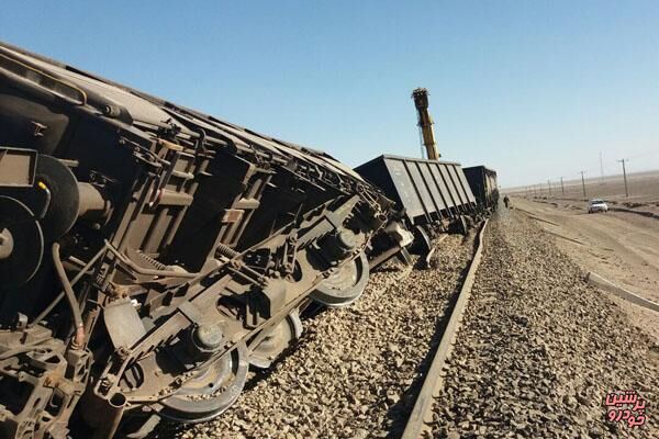 خروج هفت واگن باری در لرستان؛ انسداد مسیر ریلی شمال ــ جنوب
