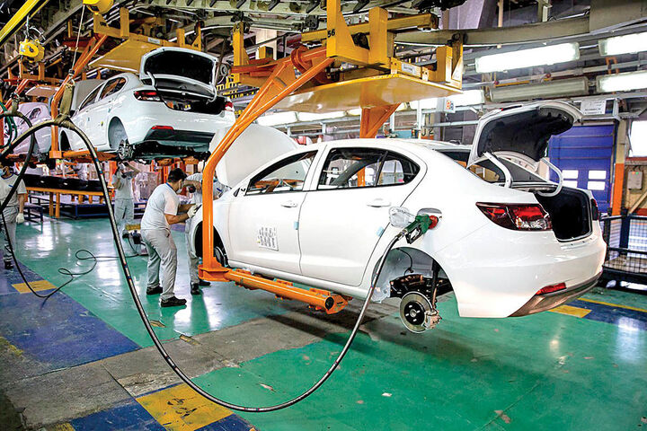 سبقت هزینههای تولید از قیمت دستوری| کمر خم صنعت خودرو زیر بار تورم سبقت هزینههای تولید از قیمت دستوری| کمر خم صنعت خودرو زیر بار تورم