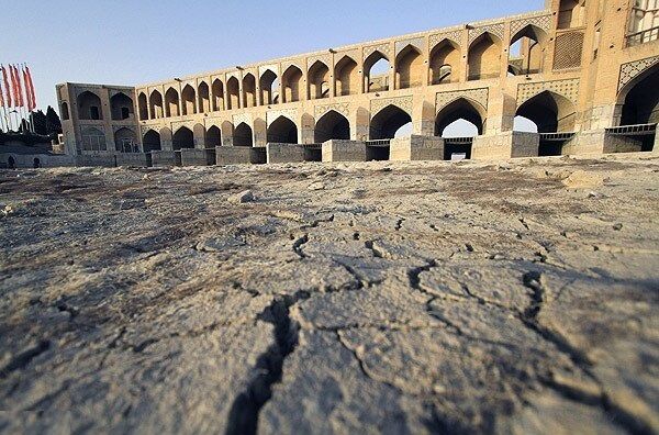 فرونشست زمین در ۴۰۰ دشت ‌ایران| احتمال مهاجرت میلیون‌ها نفر در اصفهان و کرمان!