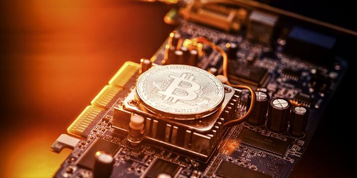 کاهش قابل توجه نرخ هش بیت‌کوین به دنبال اف...
