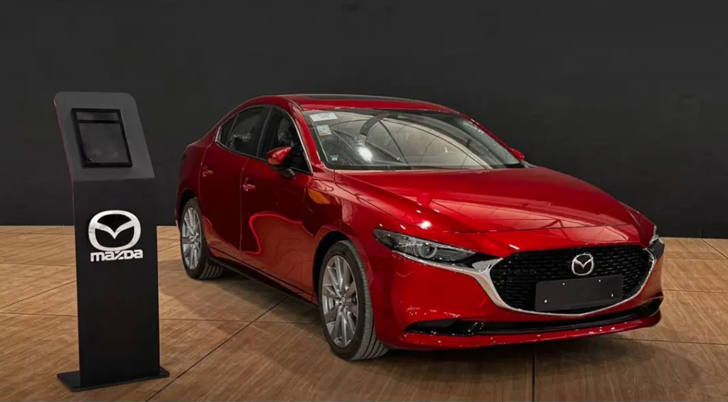 گروه بهمن با دست پر به نمایشگاه شیراز آمد: رونمایی اوتار ۱۱ و مزدا ۳ جدید