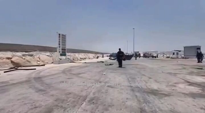 تصاویری از میزان خسارت در حادثه آتش سوزی کشتی حامل متانول در بندر دیر بوشهر