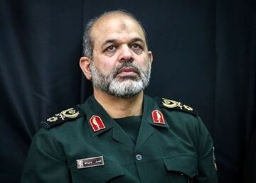 سردار احمد وحیدی به فرماندهی کل سپاه پاسداران انقلاب اسلامی منصوب شد