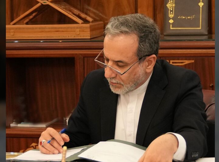 نامه عراقچی به گروسی در پی تعرض رژیم صهیونیستی به تاسیسات هسته‌ای ایران