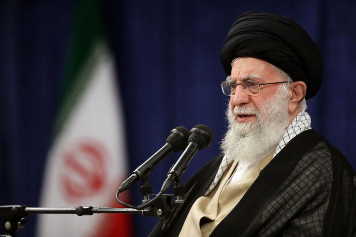 رهبر انقلاب: یقه جنایتکار نباید رها شود رهبر انقلاب: یقه جنایتکار نباید رها شود