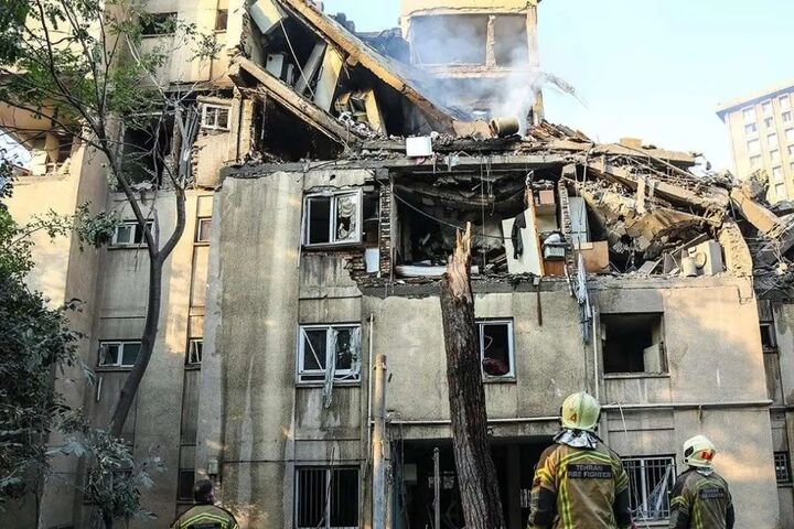 برآورد اولیه خسارات حمله رژیم صهیونیستی بین ۳ تا ۴ همت بود برآورد اولیه خسارات حمله رژیم صهیونیستی بین ۳ تا ۴ همت بود