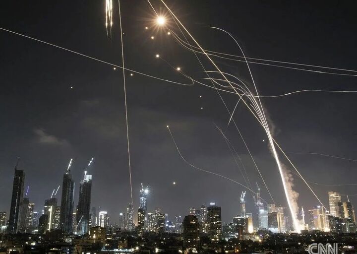 هزینه سنگین پدافندی دشمن در برابر آفند ایران هزینه سنگین پدافندی دشمن در برابر آفند ایران