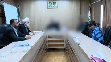 روی پشت‌بام می‌رفتم و از ضدهوایی‌ها تصویر می‌گرفتم
