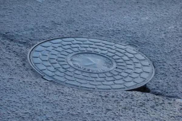 عوامل تأثیرگذار بر قیمت دریچه منهول و چطور خرید اقتصادی داشته باشیم؟