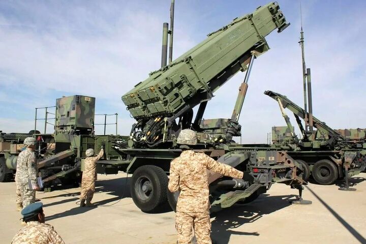 نیوزویک: شلیک ۳۰ موشک پاتریوت در پایگاه العدید برای رهگیری ۱۴ موشک ایران نیوزویک: شلیک ۳۰ موشک پاتریوت در پایگاه العدید برای رهگیری ۱۴ موشک ایران