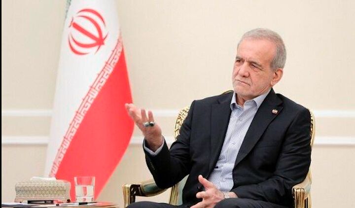 پزشکیان: هر کسی میتواند مشکل آب و ناترازیها را حل کند این گوی و این میدان پزشکیان: هر کسی میتواند مشکل آب و ناترازیها را حل کند این گوی و این میدان