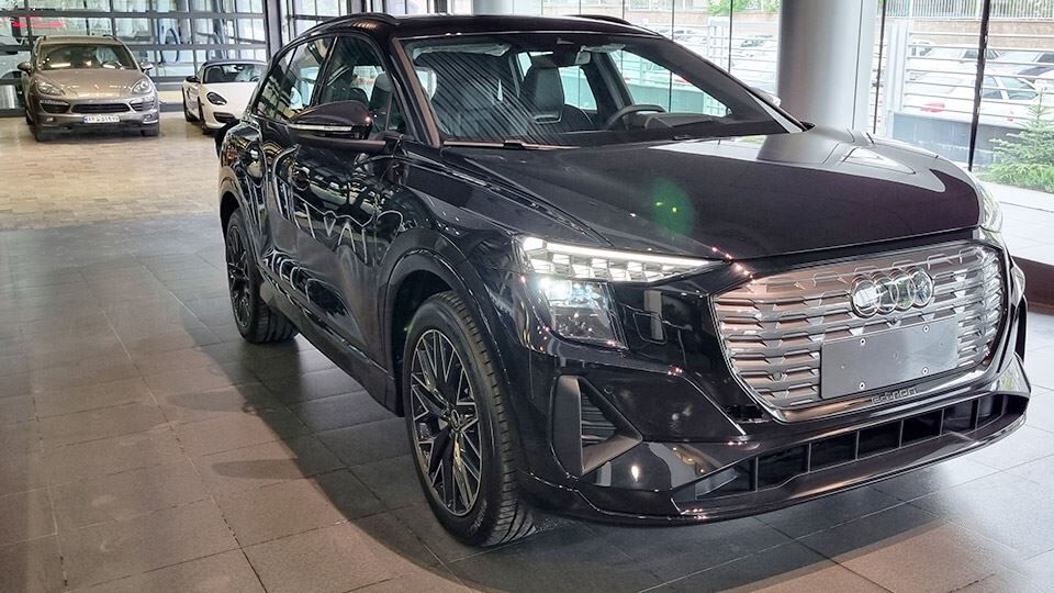 افزایش ۱۰۰ تا ۲۰۰ میلیونی خودروهای وارداتی| آیا مسیر بازار خودرو از بازار ارز جدا شده است؟