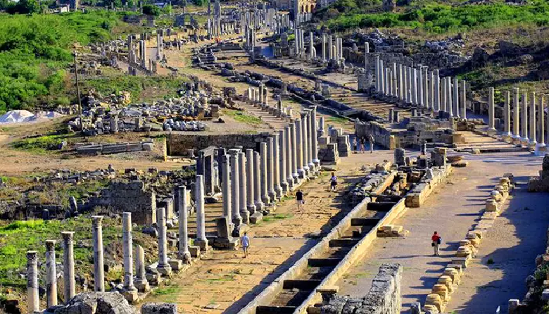 فتحیه یا آنتالیا؟ کدام را برای سفر انتخاب کنیم؟