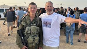 «حنظله» تلفنهمراه چهره نزدیک به نتانیاهو را هک کرد «حنظله» تلفنهمراه چهره نزدیک به نتانیاهو را هک کرد