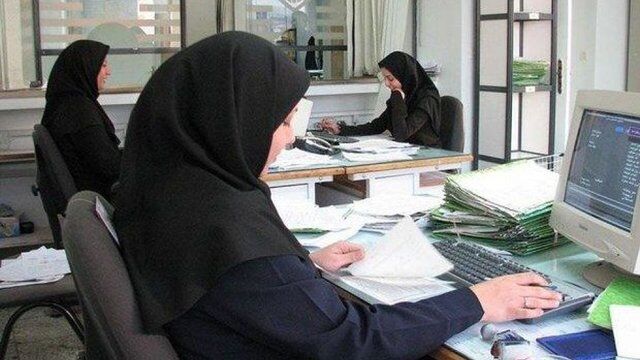 مردان تحصیل‌کرده، ۲.۵ برابر بیشتر از زنان، شغل پیدا کرده‌اند