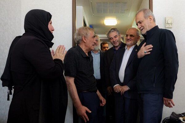 پزشکیان: خانههای آسیب دیده در جنگ را همانطور که بود، میسازیم پزشکیان: خانههای آسیب دیده در جنگ را همانطور که بود، میسازیم