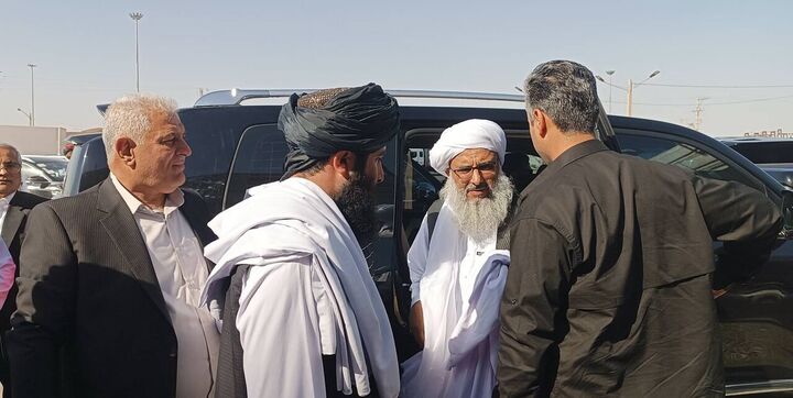 والی هرات افغانستان وارد گذرگاه رسمی دوغارون تایباد شد والی هرات افغانستان وارد گذرگاه رسمی دوغارون تایباد شد