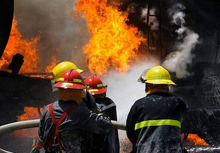 مهار سریع آتش‌سوزی در بازار تاریخی رشت؛ هشدار جدی به شهروندان