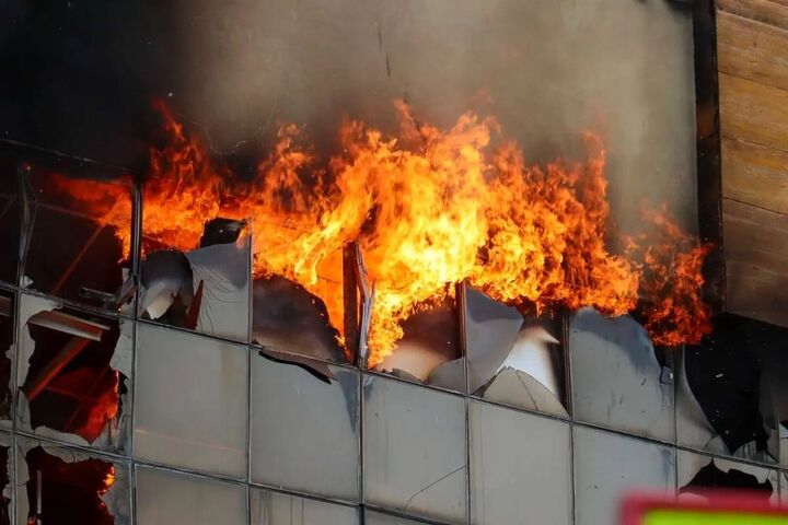 بستههای حمایتی برای خسارت دیدگان مجتمع ونوس منطقه آزاد انزلی بستههای حمایتی برای خسارت دیدگان مجتمع ونوس منطقه آزاد انزلی