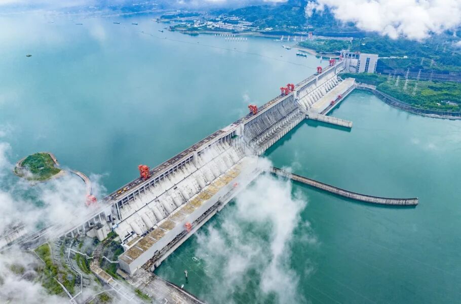 سد جگین سرریز کرد| آبگیری صد درصدی دومین سد مخزنی بزرگ هرمزگان