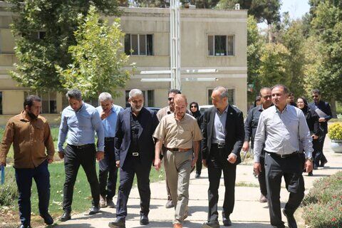 توسعه فضای سبز و حفظ اشجار موسسه رازی نیازمند اجرای اقدامات مشترک است توسعه فضای سبز و حفظ اشجار موسسه رازی نیازمند اجرای اقدامات مشترک است