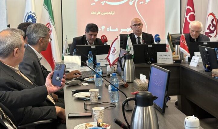 گواهی فعالیت تولید بدون کارخانه در دولت چهاردهم صادر شد