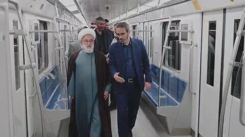 عضو مجلس خبرگان رهبری از مترو کرج بازدید کرد