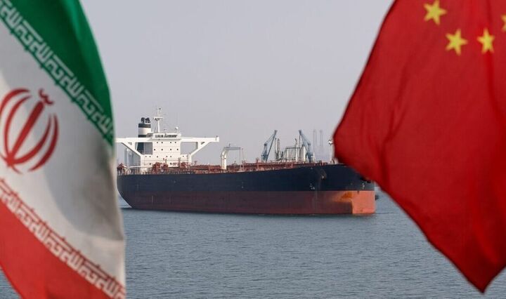 ادعای رویترز: تخفیف ۸ تا ۱۰ دلاری نفت ایران به چین؛ بالاترین میزان در یک سال گذشته ادعای رویترز: تخفیف ۸ تا ۱۰ دلاری نفت ایران به چین؛ بالاترین میزان در یک سال گذشته