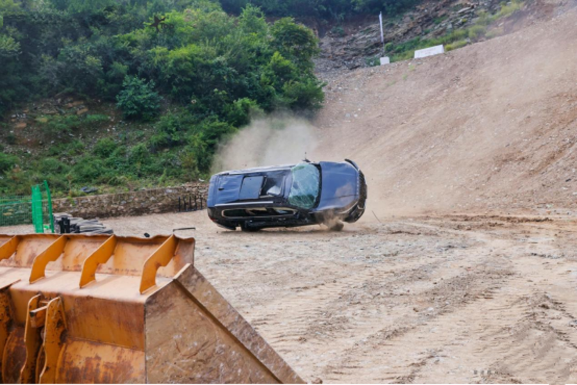 تست های سه گانه ایمنی بدنه خودرو اکستریم VX؛ ایمنی حداکثری با XTRIM VX