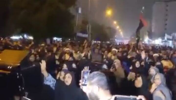 اجتماع شیعیان پاکستان در اعتراض به ممنوعیت سفرهای زمینی زائران اربعینی