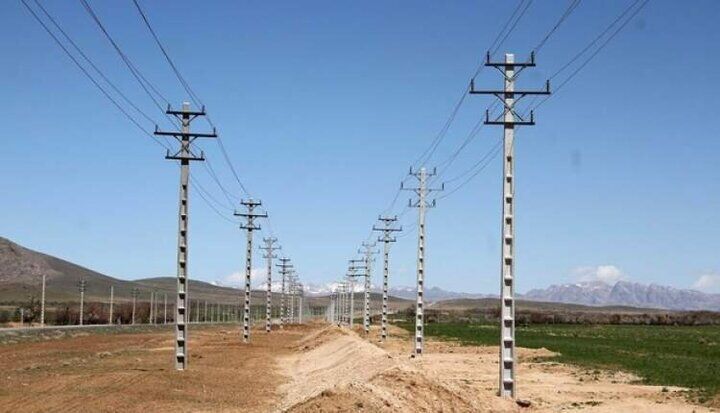 ۳۵ طرح تامین برق در جزایر راهبردی خلیج فارس اجرا شد