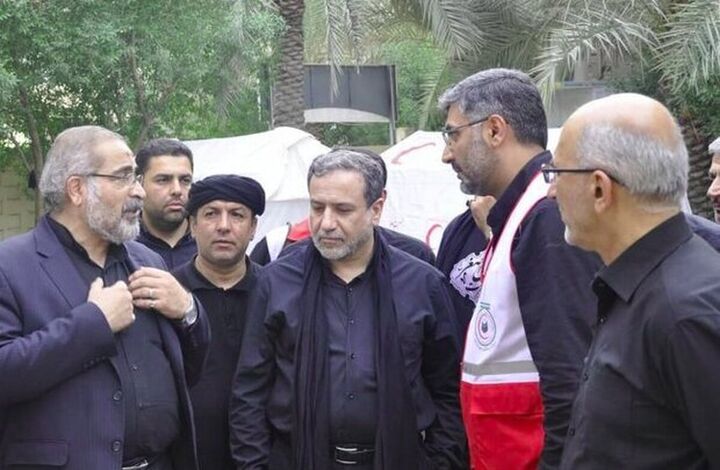 عراقچی همگام با زائران اربعینی