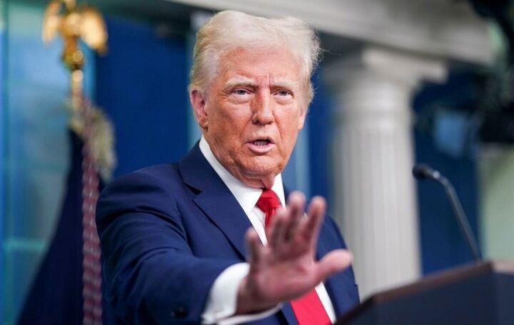 ترامپ: بدون تعرفهها قدرت نظامی آمریکا نابود خواهد شد ترامپ: بدون تعرفهها قدرت نظامی آمریکا نابود خواهد شد