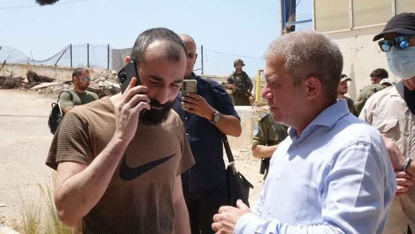 دولت لبنان اسیر اسرائیلی را بدون گرفتن هیچ امتیازی آزاد کرد دولت لبنان اسیر اسرائیلی را بدون گرفتن هیچ امتیازی آزاد کرد