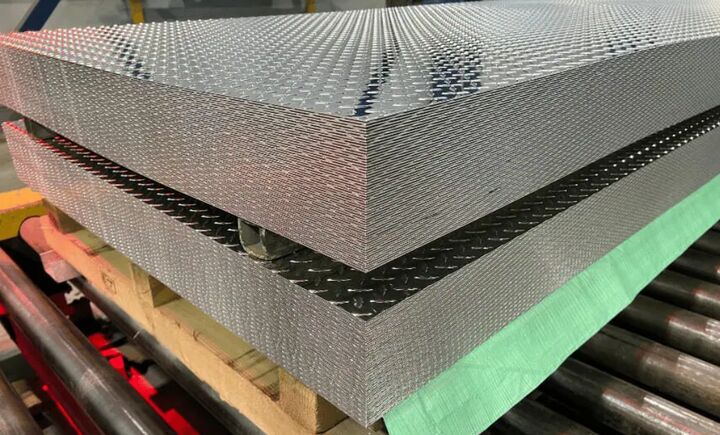 ورق استیل و آلومینیوم؛ قلب تپنده صنایع مدرن ورق استیل و آلومینیوم؛ قلب تپنده صنایع مدرن