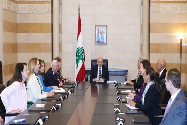 اصرار نواف سلام بر خلع سلاح مقاومت در دیدار هیئت آمریکایی اصرار نواف سلام بر خلع سلاح مقاومت در دیدار هیئت آمریکایی