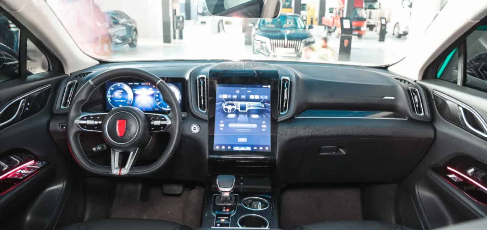 رونمایی از دو محصول جدید ایران خودرو در نمایشگاه خودرو مشهد