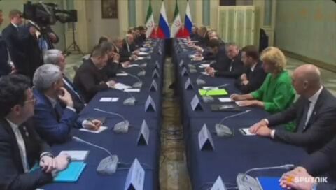 پوتین: با ایران در تماس مداوم هستیم پوتین: با ایران در تماس مداوم هستیم