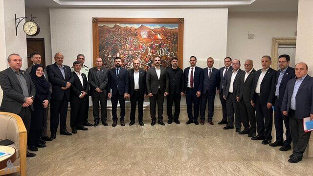 عراق و ایران در ۱۳ بند برای بهبود گذرگاههای مرزی به توافق رسیدند عراق و ایران در ۱۳ بند برای بهبود گذرگاههای مرزی به توافق رسیدند