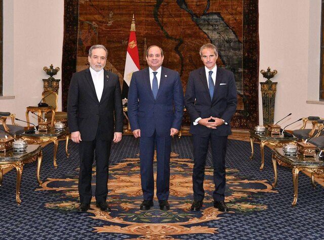 دیدار عراقچی و گروسی با رئیس‌جمهور مصر 