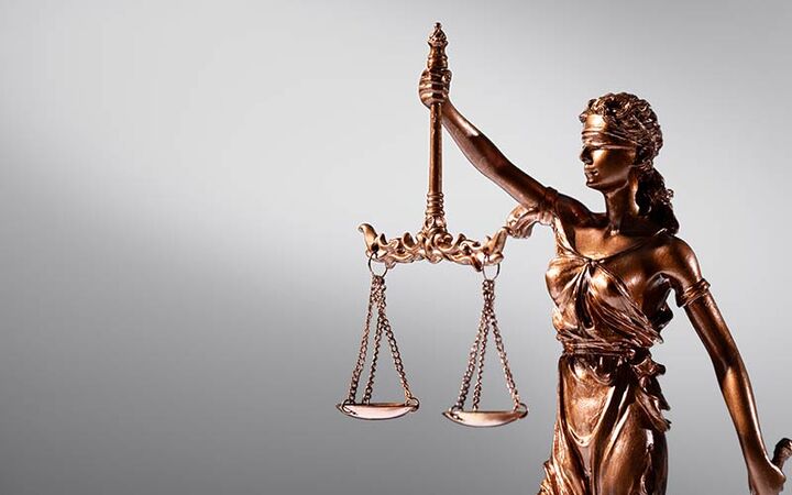 چرا هر شرکت باید یک مشاور حقوقی دائمی داشته باشد؟