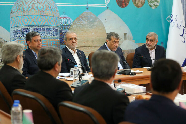 اقتصاد و توسعه کشور نباید متکی به نفت باشد اقتصاد و توسعه کشور نباید متکی به نفت باشد