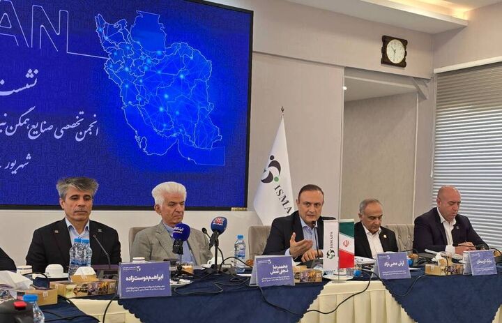 تزریق نقدینگی به قطعه سازان محرک رشد تولید ۲۶ درصدی آبی پوشان شد تزریق نقدینگی به قطعه سازان محرک رشد تولید ۲۶ درصدی آبی پوشان شد