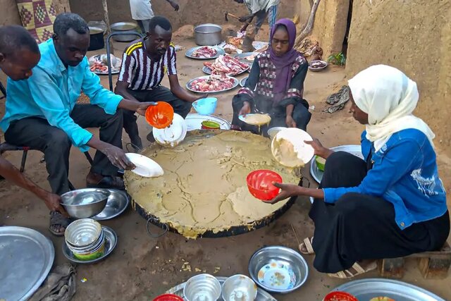 «الفاشر» در محاصره مرگ؛ کودکان سودانی خوراک دام می‌خورند