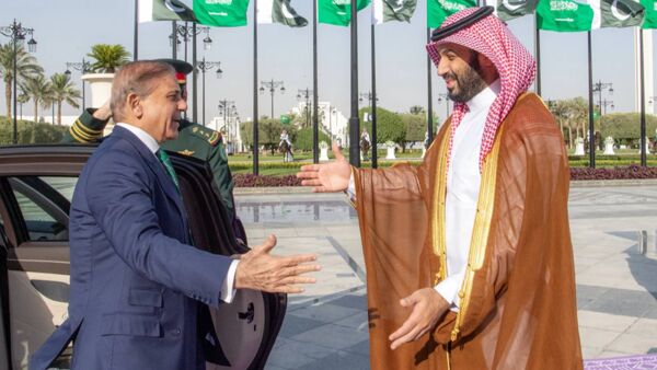 عربستان و پاکستان توافق‌نامه راهبردی دفاعی امضا کردند