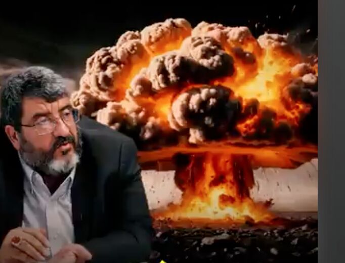 فواد ایزدی درباره بمب اتم: برای نجات نود میلیون باید دکترین نظامی خود را تغییر بدهیم