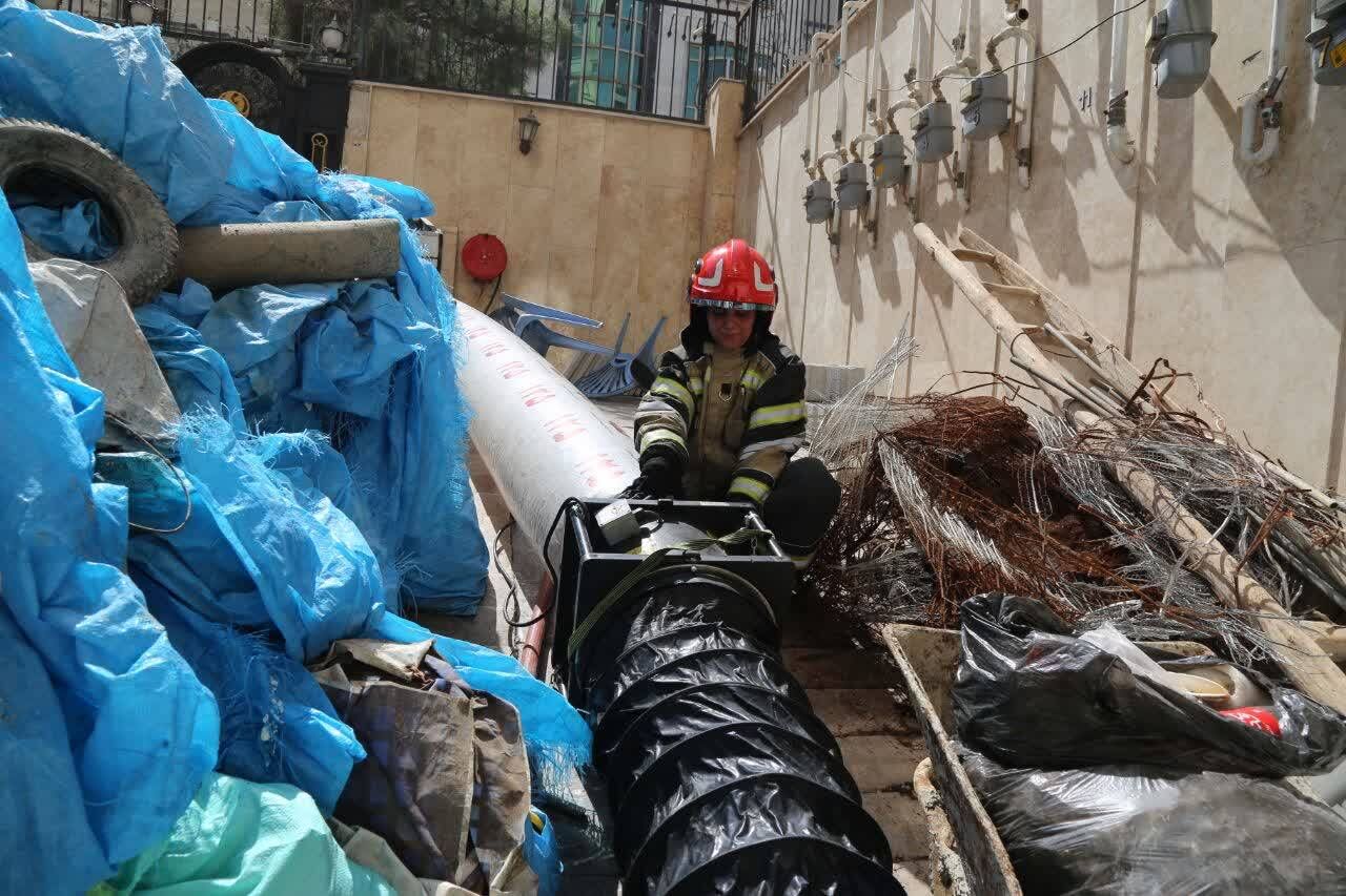 آتشسوزی در مجتمع مسکونی مرزداران تهران؛ همه ۱۸ ساکن به سلامت نجات یافتند