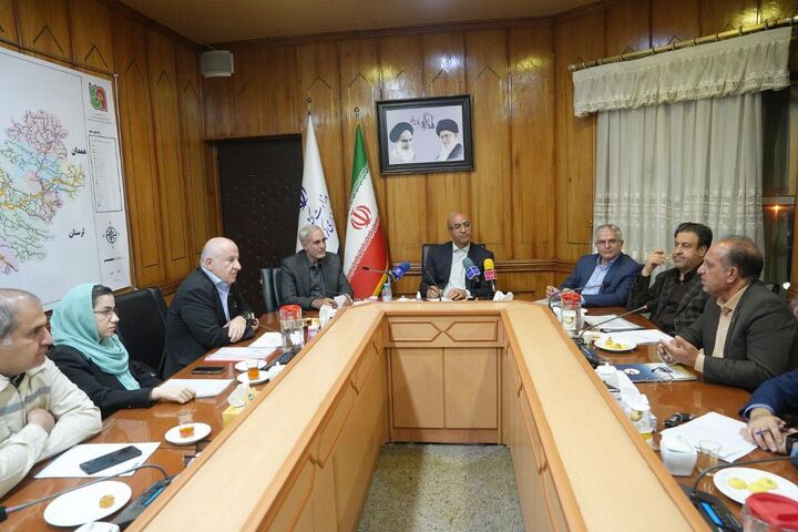 تسهیل صدور مجوزها و ارائه تسهیلات بانکی، اولویت دولت برای سرمایه‌گذاران در کرمانشاه است