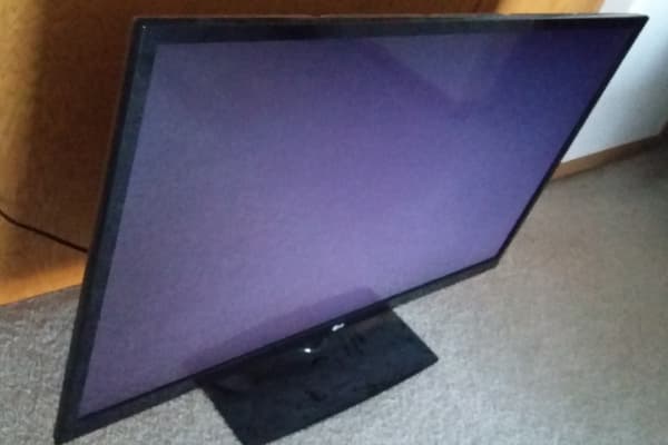 علت سیاه شدن صفحه تلویزیون چیست؟ (راهنمای عیب یابی کامل)