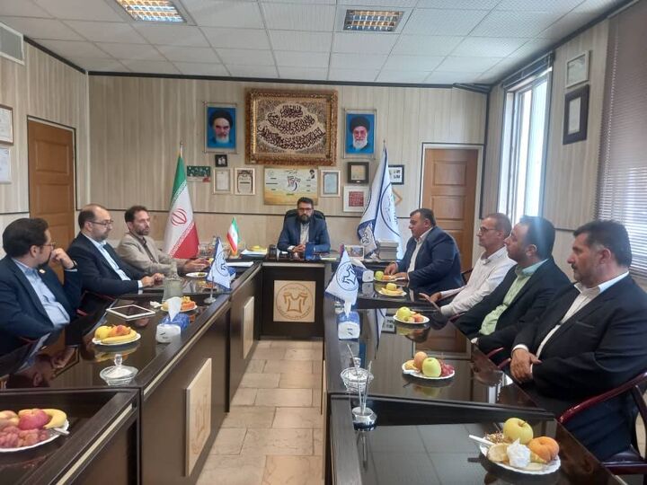 مشورت با اصناف در تصمیمگیریهای حوزه پوشاک ضروری است